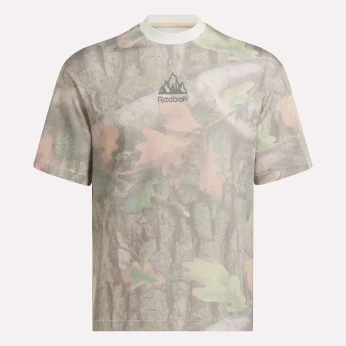 Camiseta con estampado integral Reebok x MARKET