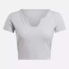 Camiseta corta clásica para mujer