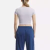 Camiseta corta clásica para mujer