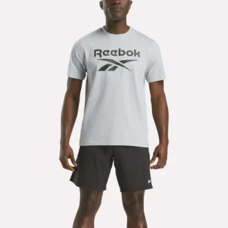 Camiseta de manga corta con cuello redondo y logo grande para hombre