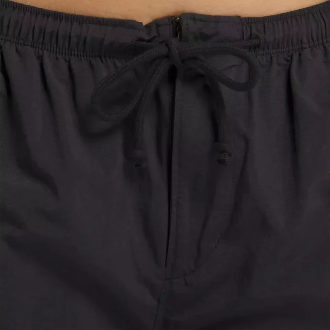 Pantalones cargo esenciales para el armario femenino