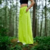 Pantalones clásicos con volumen para mujer Pantalones clásicos con volumen para mujer