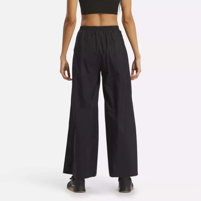 Pantalones clásicos con volumen para mujer Pantalones clásicos con volumen para mujer