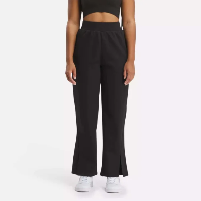 Pantalones de felpa clásicos imprescindibles para el armario femenino Pantalones de felpa clásicos imprescindibles para el armario femenino