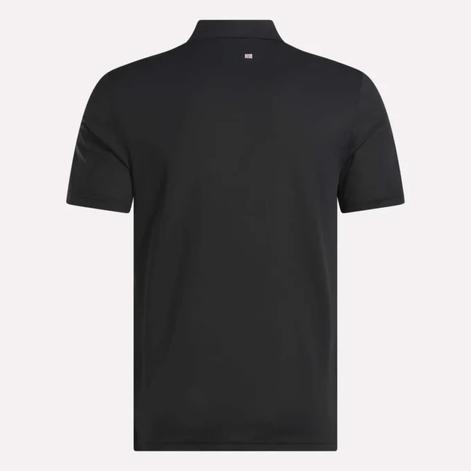 Polo con cuello adherido y bloques de color para hombre
