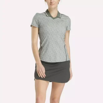 Polo de manga corta con cuello Johnny y estampado floral micro para mujer