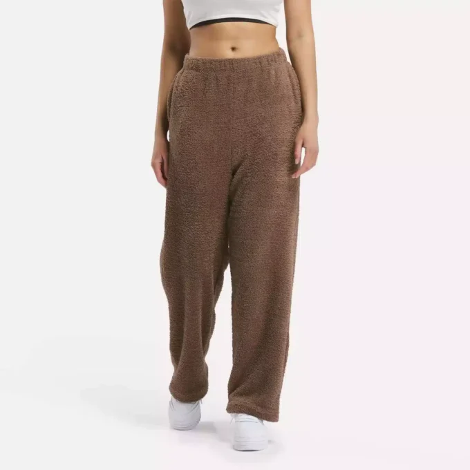 Prendas básicas para el armario femenino: pantalones cómodos Prendas básicas para el armario femenino: pantalones cómodos