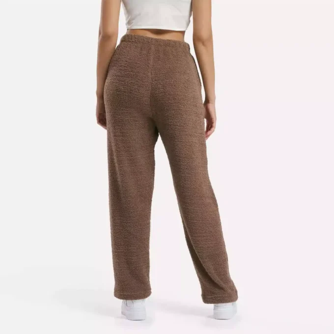 Prendas básicas para el armario femenino: pantalones cómodos Prendas básicas para el armario femenino: pantalones cómodos