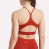 Sujetador deportivo con tirantes para mujer